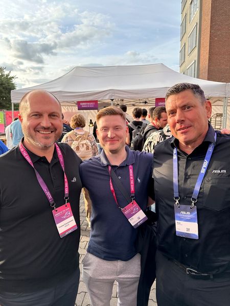 (v. l.) Thomas Pannenbecker (ASUS), Nikolai Laubstein (TD Synnex) und Sven Schlicher (ASUS). (Bild: Vogel IT-Medien GmbH)