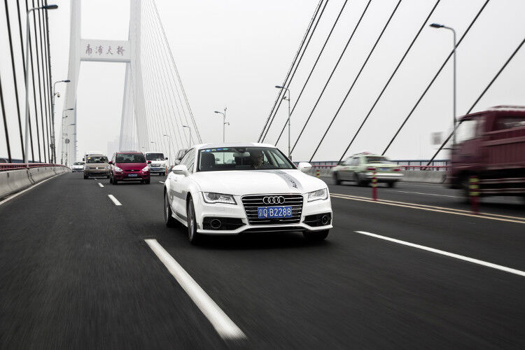 Audi stellte das automatisierte Fahren inmitten der 30 Millionen Einwohnerstadt Shanghai vor und stößt auf großes Interesse. (Foto: Audi)