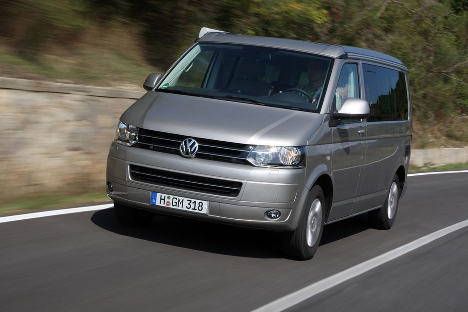 Im VW T5 sind alle Antennen in die Außenspiegel integriert