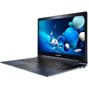Das Ativ Book 9 Plus wiegt 1,3 Kilogramm und misst zusammengeklappt in der Höhe 13,6 Millimeter.