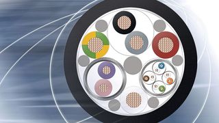 Eine neue Kabelfamilie von Leoni umfasst sowohl Leitungen zur Leistungsübertragung als auch Hybridleitungen, die neben der Leistungs- auch eine Ethernet-Datenübertragung mit bis zu 10 GBit/s ermöglichen. (Bild: Leoni)