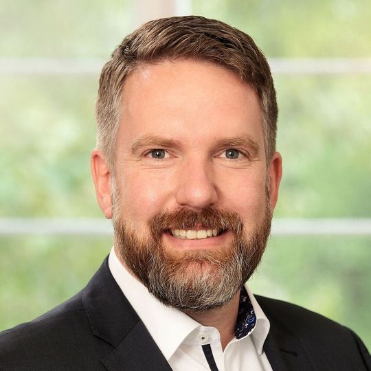Dr. Björn Falk, Principal bei der Staufen AG, zur aktuellen Studie „Zukunft Industrie 2023“: „Bei der strukturierten Herangehensweise an das Thema Nachhaltigkeit haben viele Unternehmen der DACH-Region noch Defizite!“ Dr. Björn Falk, Principal bei der Staufen AG, zur aktuellen Studie „Zukunft Industrie 2023“: „Bei der strukturierten Herangehensweise an das Thema Nachhaltigkeit haben viele Unternehmen der DACH-Region noch Defizite!“