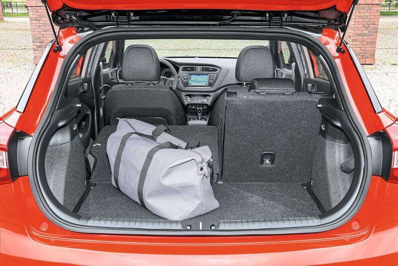 Das Kofferraumvolumen des i20 beträgt 326 bis 1.042 Liter. (Hyundai)