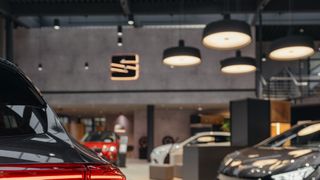 Am Ende ist doch alles Cupra: Neu eröffnete Handelsstandorte des Seat- und Cupra-Handels folgen inzwischen vor allem der Cupra-CI. (Felix Meyer)