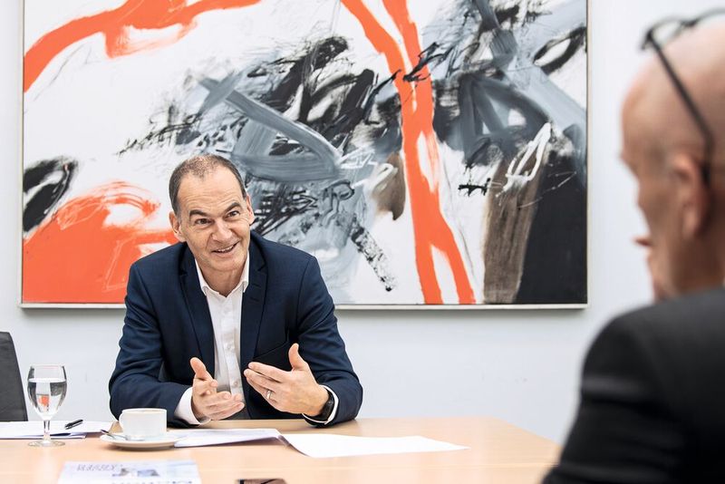 «Wir stehen in Konkurrenz zu hippen Berufen, das fordert uns. Dabei können wir nicht mit einem 60er Ruhepuls agieren. Da braucht es schon einiges mehr.» Jens Bleher, CEO Fritz Studer AG (Bild: Thomas Entzeroth)