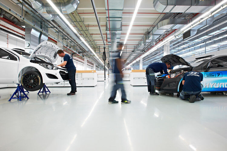 Im Hauptquartier der Hyundai Motorsport GmbH werden die Autos aufgebaut. (Foto: Hyundai)