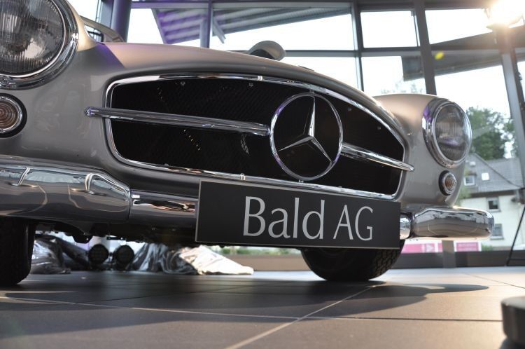 Tradition verpflichtet: Mit den ausgestellten Oldtimern blickte die Bald AG auf die lange Geschichte von Mercedes-Benz zurück. (Foto: Richter)