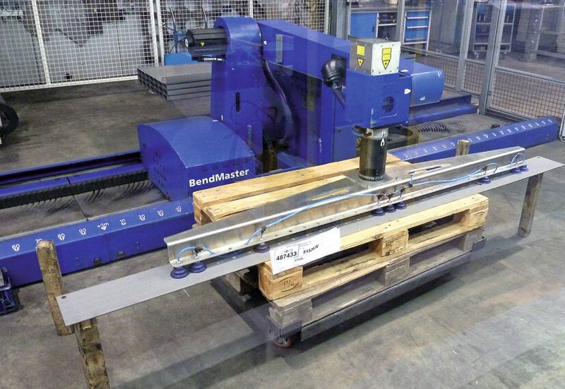 Serienteile brauchen automatisierte Lösungen, wie hier durch den Bendmaster von Trumpf. Bild: Kuhn (Bild: Kuhn)