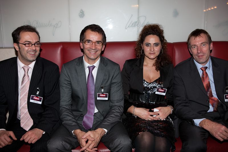 Robert Böhl (AEins), Andreas Bortoli (Celos) mit Besa Agaj (IT-BUSINESS) und Bernd Hoffmann (Hyundai) (Archiv: Vogel Business Media)