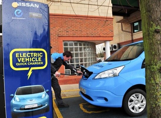 Der elektrische Kleintransporter Nissan e-NV200 verbindet das Beste aus zwei Welten (Nissan)