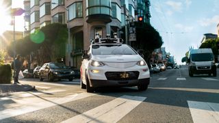 Das Robotaxi Ridehail im Einsatz, bisher in San Francisco, Austin und Phoenix. GM und Cruise wollen das Angebot jetzt ausbauen. (Bild: Cruise/Bax+Towner)