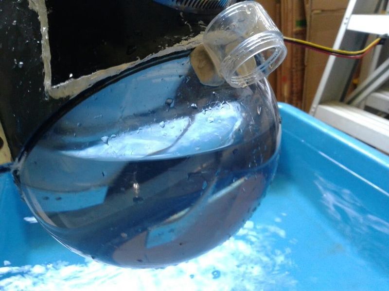 Coconut Pi: Testphase - das Frontteil ist mit Wasser vollgelaufen (Bild: CoconutPi-Entwickler)