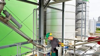 Der BDBE fordert die im Bundes-Immissionsschutzgesetz festgelegte Treibhausgasminderungsquote für alle Kraftstoffe schrittweise auf 16 % im Jahr 2030 anzuheben. (BDBE)