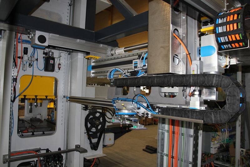 Das Transfersystem macht die Pressenanlage sehr flexibel. (Bild: Itasse)