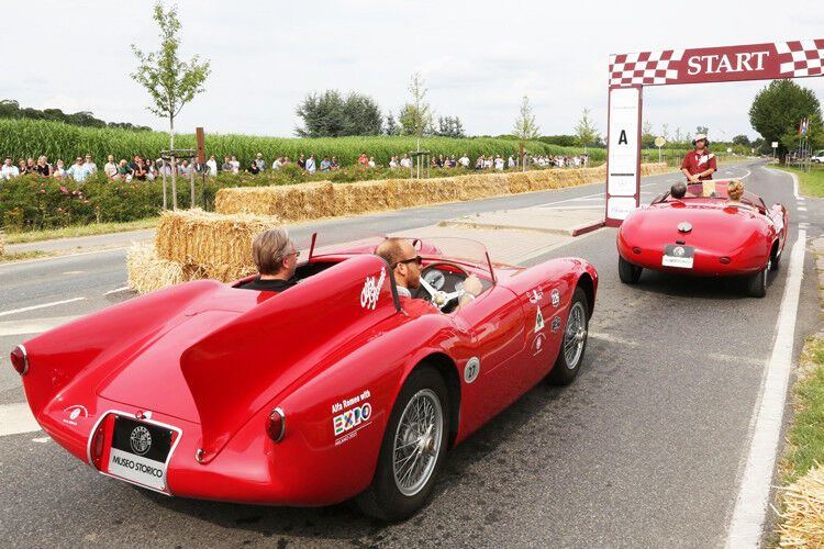 Italienische Sportwagen in der „Startaufstellung“. (Foto: sp-x)