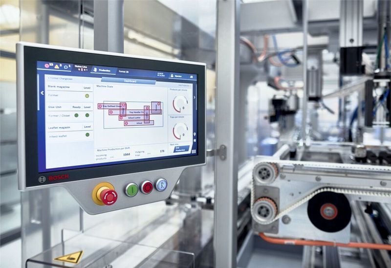 Bei den Bosch-Verpackungsmaschinen kommt zu rund 40 % die Panel-PC-Variante mit beleuchteten elektromechanischen Tastern zum Einsatz. (Beckhoff Automation)