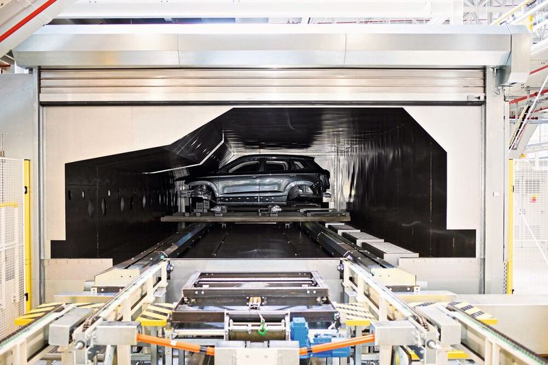 Mit dem Trockner EcoInCure von Dürr lässt sich der Energieverbrauch deutlich reduzieren.(Bild:  René Fluger/Dürr Systems AG)