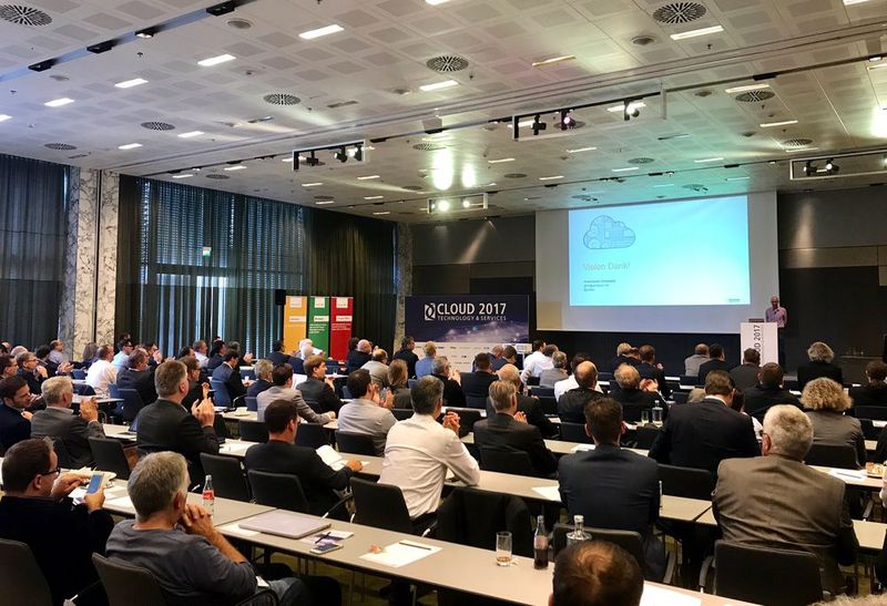 Constantin Gonzalez von Amazon Web Services zeigte in seiner Keynote auf, wie Organisationen zukunftsfähig gemacht werden und erntete viel Applaus. (Vogel IT-Akademie)