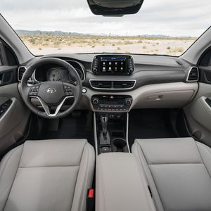 (Hyundai)
