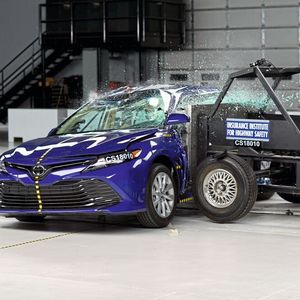 (Insurance Institute for Highway Safety)