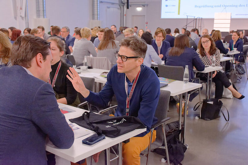 Den Netzwerken steht bei Events vor Ort im Vordergrund. So wie hier beim Lead Management Summit 2019. (Friederike von Stackelberg)
