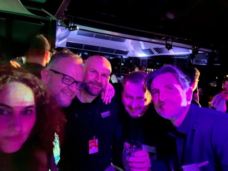 Diese Truppe macht die Nacht zum Tage. (Bild: Vogel IT-Medien)