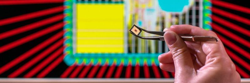 Der Chip setzt auf eine enge Verbindung von Hard- und Software, um Post-Quanten-Verschlüsselung performant und energieeffizient anzuwenden.(Bild:  Astrid Eckert // TUM)