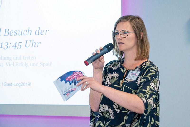 Am Nachmittag ging es in den Foren um die Getriebeauslegung. Sandra Häuslein, Redakteurin der konstruktionspraxis, führte durch die Vorträge des einen Forums... (J. Untch/Vogel Corporate Media)