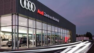 Das Audi-Zentrum Bielefeld öffnete im Oktober 2015 die Pforten und verkaufte in seinem ersten Quartal fast 600 Fahrzeuge. (Wellergruppe)