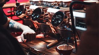 de-2022-07-301-coffee-machine-in-action-2 (Quelle: Gruppo Cimbal)