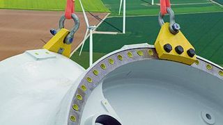 Um die Logistikkosten zu reduzieren, versuchen sich die Hersteller von Windkraftanlagen derzeit an der Montage der kompletten Anlage vor Ort. Bild: Nordex/Maienschein (Archiv: Vogel Business Media)