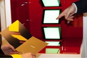 Farbveränderliche OLED: Verbatim hat 2011 eine OLED herausgebracht, die dimmbar und farbveränderbar ist (Verbatim)