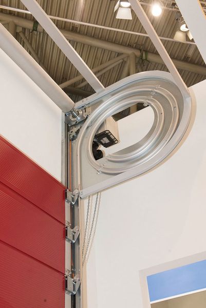 Die kreisförmige Rundspirale des „Novo-
speed Thermo“ ermöglicht schnellste Öffnungs- und Schließzeiten von bis zu 1,1 m/s. (Bild: Novoferm)