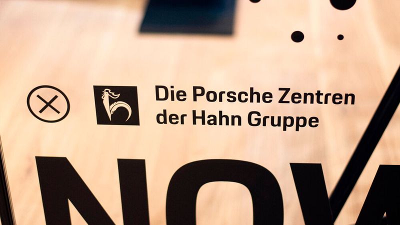 Die Hahn-Gruppe hat 2020 den ersten Porsche-Sales-Pop-up-Store in Deutschland eröffnet. (Bild: Anselm Schreiber)