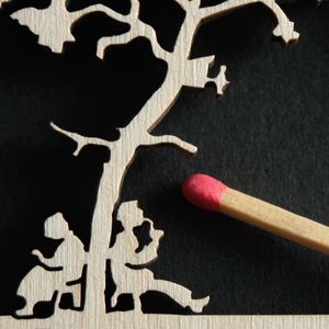 Durch berührungslose Zuschnitte per Laser lassen sich selbst filigrane Details ohne Beschädigung des Materials umsetzen.