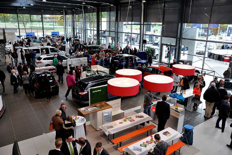 Großes Interesse: Zum Eröffnungswochenende kamen laut dem Autohaus zwischen 5.000 und 6.000 Besucher. (Bleker)
