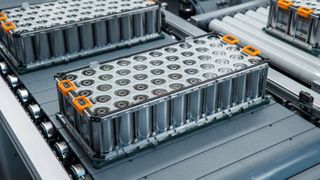 Gezielte Digitalisierungsstrategien können Batterieherstellern helfen, ihren Betrieb erfolgreich zu skalieren. (Bild: GettyImages-1570041396)