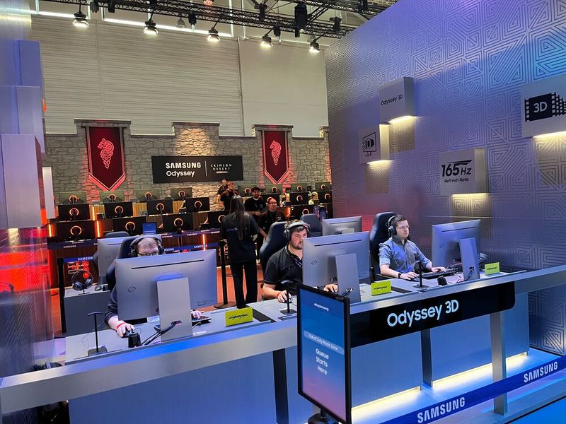 Gamescom-Besucher konnten Cyberpunk 2077 auf dem Odyssey 3D G90XF ausprobieren. (Bild: Vogel IT-Medien)