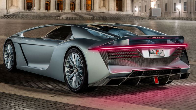 Einen besonderen Akzent setzen die vom vorderen Kotflügel bis zum Heckspoiler sich spannenden Bögen. (Bild: Laffite Automobili)