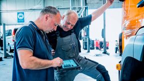 Der Bundesinnungsverband für das Kfz-Handwerk (BIV-Kfz) hat seine Themenschwerpunkte für den Aftermarket definiert. Hier mit Bundesinnungsmeister Detlef Peter Grün (r.). (Bild: Promotor)