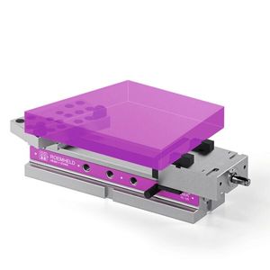 Neue Pendelbacken für den 3-Achs-Maschinenschraubstock «Hilma.NC» erlauben das Spannen von Gussteilen und Brennschnitten mit unsauberen oder bis zu 15 Grad schiefen Kanten.(Bild:  Roemheld)