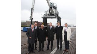 Kooperieren jetzt (v.l.): Michael Heidemann (Zeppelin), Fredrik Österström (Multidocker), Benno Dietz (Claus Rodenberg Portservices), Fred Cordes (Zeppelin), Staale Hansen (Zeppelin) sowie Percy Österström (Multidocker). (Bild: Zeppelin)