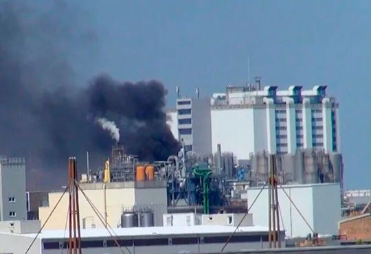 Ende Juli gegen 17:00 Uhr kam es bei BASF in Ludwigshafen zu einer heftigen Explosion mit nachfolgendem Brand. Dabei gab es einige Verletzte. Die Rauchwolke konnte weit gesehen werden. Die Katastrophe hat auch Auswirkungen auf die Lieferbarkeit einiger Produkte ...(Bild:  Crash24)