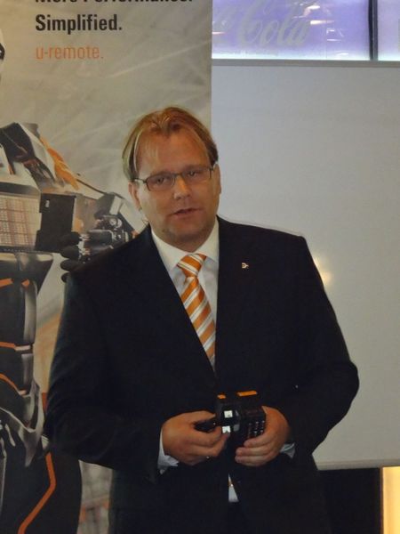 Andreas Hoffmann, Produktmanager Remote I/O-System, Weidmüller: „Durch die schmale Bauform und den geringeren Bedarf an Einspeisemodulen lassen sich mit u-remote kleinere Schaltschränke verwirklichen. (Näther)
