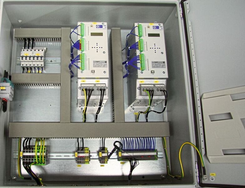 Das elektronische Umpol-Steuergerät (USG) 756 für Spannmagnete auf Werkzeugmaschinen erfüllt bei den sicherheitsrelevanten Funktionen den Performance-Level PL-d. (Wagner Magnete)