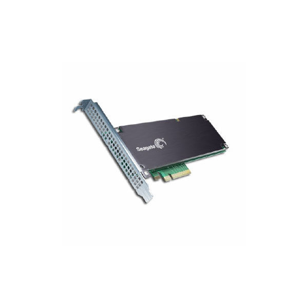 Die PCIe-Beschleunigerkarte „Seagate X8 Accelerator“ ist in Kooperation mit Virident entstanden. Die HHHL-Karte (halbe Höhe halbe Länge) biete eine Leistung von bis zu 1,1 Millionen IOPS und stellt bis zu 2,2 Terabyte Speicherkapazität zur Verfügung. (Seagate)