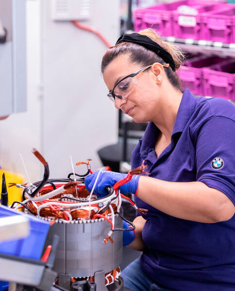 Precision and dexterity: electric motor production at the BMW Group plant in Landshut (image 1). (BMW Group)