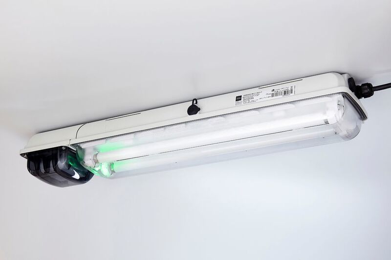 More compact, light-weight and highly torsion-resistant – new Exlux emergency light fittings in the R. Stahl 6009 product series (Picture: R. Stahl)