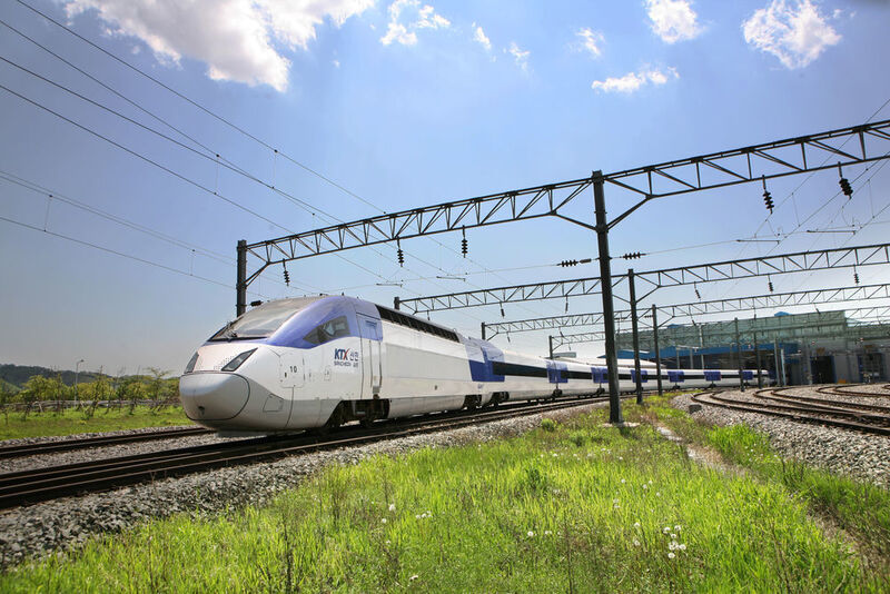 Der Korea Train Express (KTX) verbindet Suseo mit Mokpo und Pusan – Hersteller Hyundai Rotem stetzt in unterschiedlichen Bereichen die auf Bahnanwendungen spezifizierten Kabel von Lapp ein. (Lapp)
