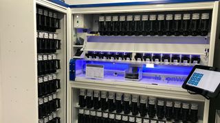 Die IRS-Gruppe hat elf ihrer K&L-Werkstätten mit Moonwalk-Farbmischanlagen ausgestattet. (PPG/ IRS)